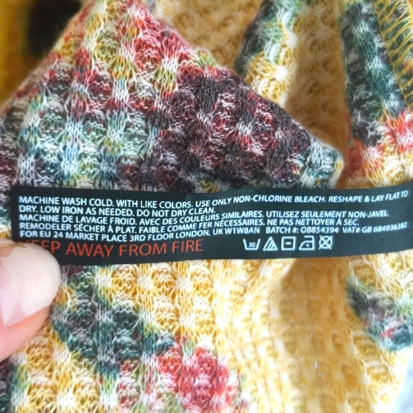 Out From Under Waffle Knit Long Sleeve Yellow Floral Cropped Top - Size M - Picture 12 of 12